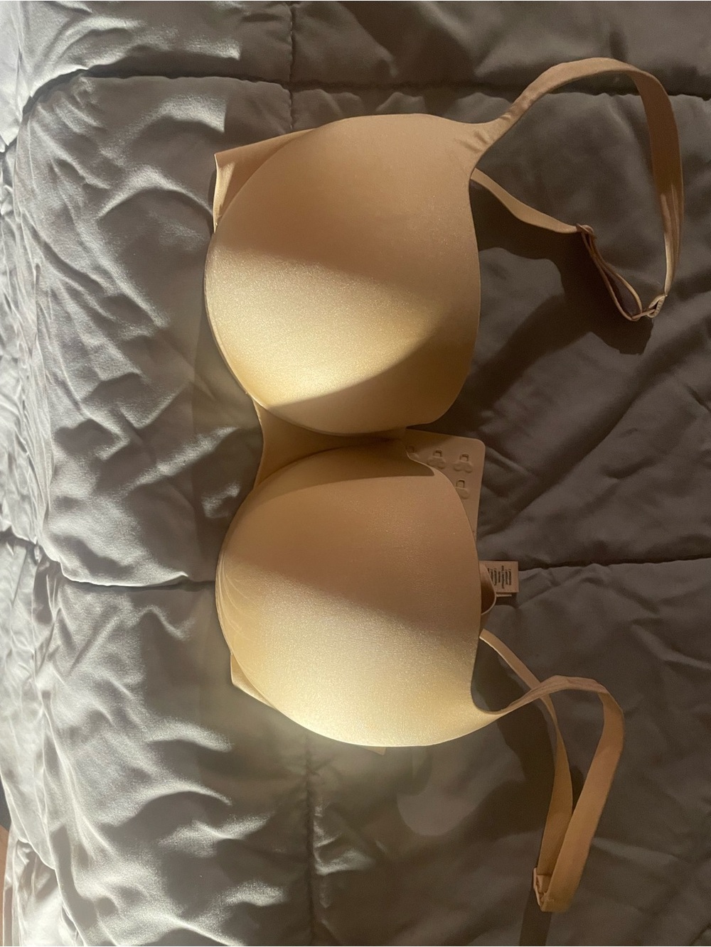 SKIMS Smooth Nude T-Shirt Bra — Light Beige